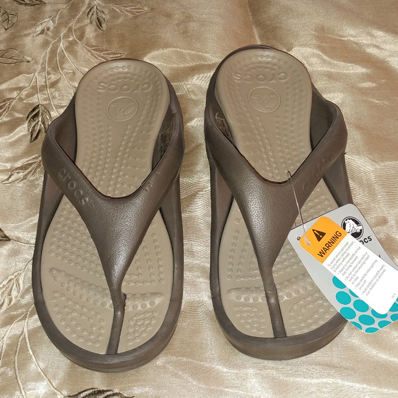 brown crocs flip flops